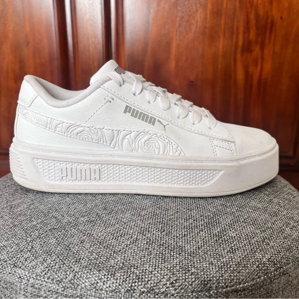 Puma Women’s Smash Platform v3 Sneaker Size 6 Rose Embossed Print
